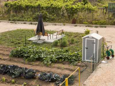 La gestione di questa porzione di suolo, inaugurata un mese fa, ricalca esperienze gi� messe in campo a Bari come quelle di "Effetto Terra" e "Ortocircuito"